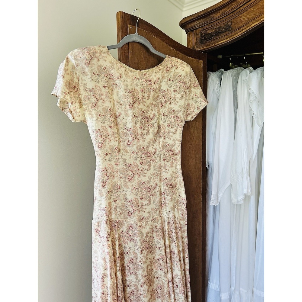 Nancy Johnson Silk Paisley Midi Dress Button‎ Back Short Sleeve Size 8 - Picture 5 of 7